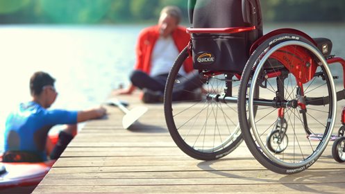 Het kiezen van de juiste rolstoelband voor een lichtgewicht rolstoel